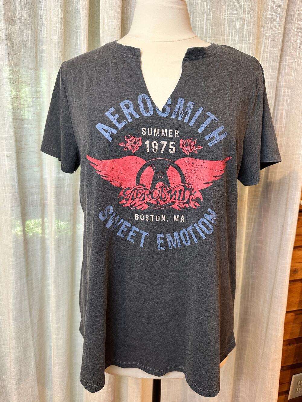 Aerosmith Sweet Emotion Graphic Band Tee Charcoal Gray Short Sleeve Women's XL